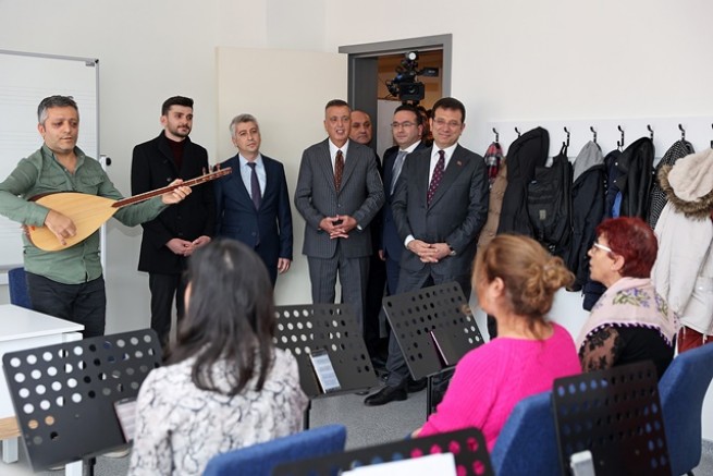 İBB Başkanı Ekrem İmamoğlu Ataşehir Belediyesi Aydın İnanoğlu Kültür Merkezini ziyaret etti